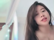 大胸妹直播假雞巴自慰