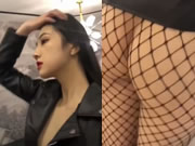 美女化妝